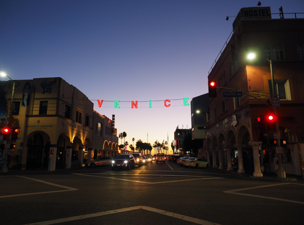 Venice Holiday Sign Lighting • Open Temple